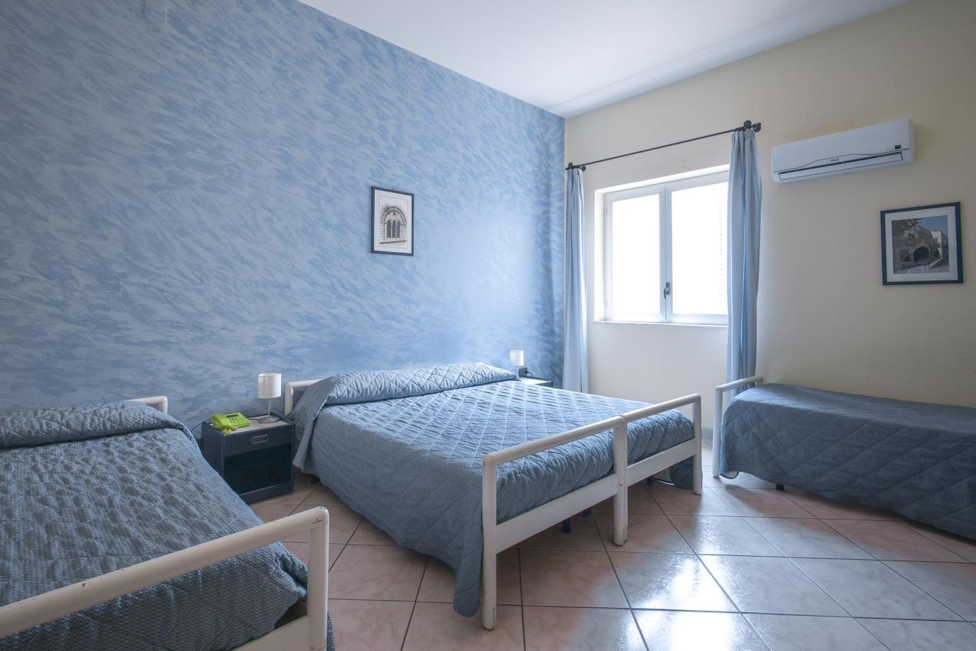 Tourist Cefalù